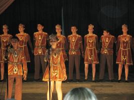 Armenia - School Concert and Crafts - Выступление школьного ансамбля, творческая выставка