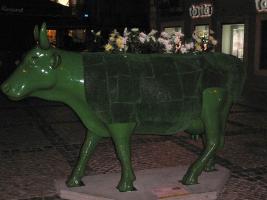 Португалия - Лиссабон - парад коров - май 2006 г