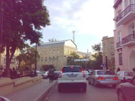 Улица Буниата Сардарова-Красная (Баку)