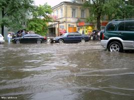 2005-06-16 14 июня. Москва. Потоп на Кожевнической улице