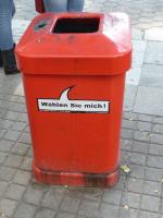 Abfalleimer - red trash can - Hamburg / Germany - Германия