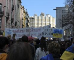 Лиссабон. 28 февраля 2022. Протесты у РФ посольства